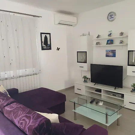 Apartman Lavanda *